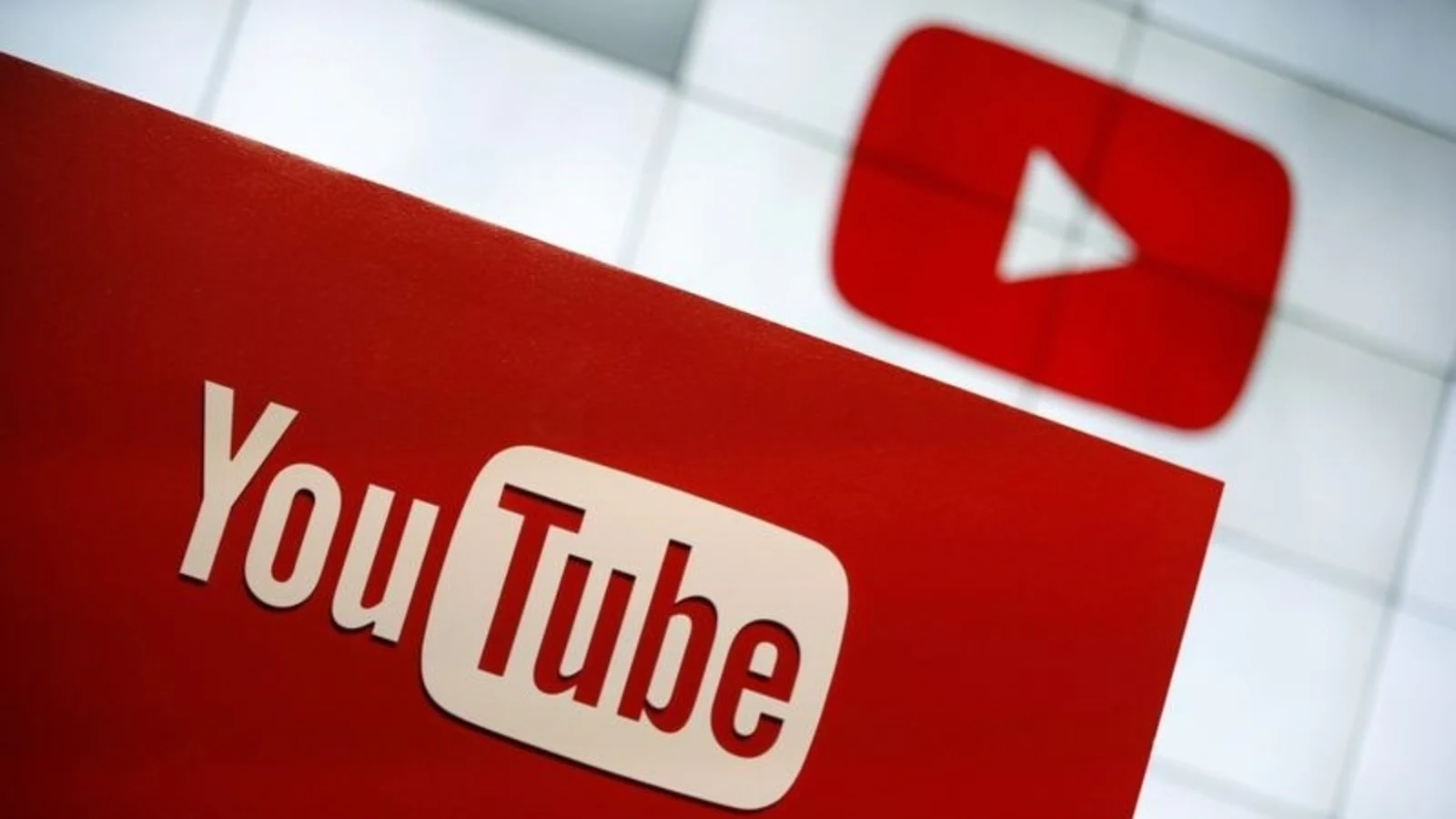 YouTube bllokon kanalin e Parlamentit të Rusisë