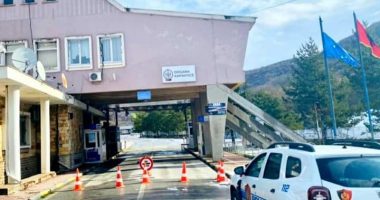 U dha pasaporta false, kapen në Kapshticë dy afrikanët dhe francezi