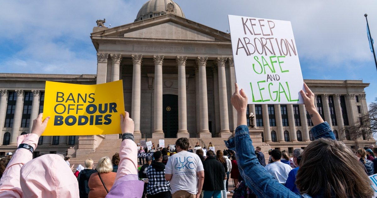 Oklahoma, ligjvënësit miratojnë ligjin që e bën abortin të paligjshëm