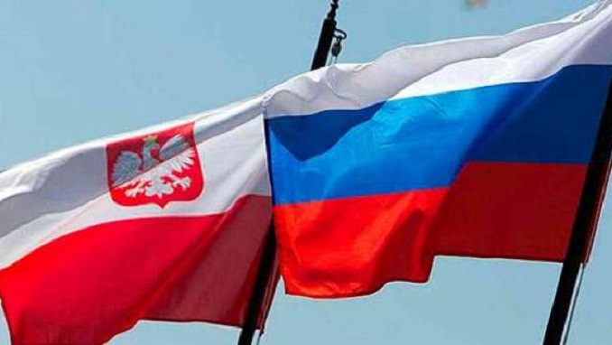 Rusia i “kthen nderin” Polonisë, dëbon 45 diplomatë
