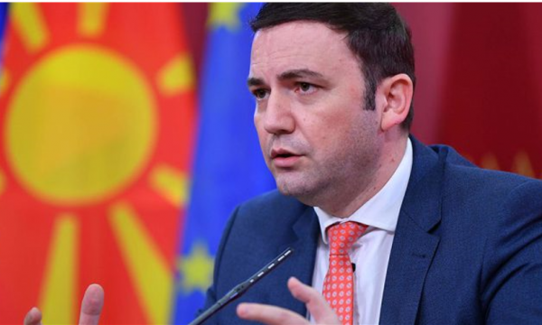 I shqetësuar për sigurinë rajonale, kryediplomati maqedonas reagon për sulmet ndaj policisë së Kosovës