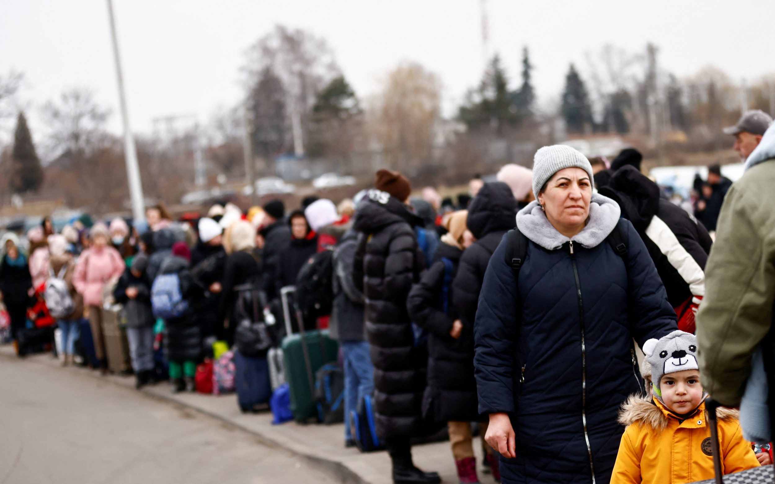 Evakuimi i civilëve, hapen dhjetë korridore humanitare në Ukrainë