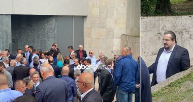 FOTO-LAJM/ Ish-drejtori i kabinetit të Bashës i bashkohet Sali Berishës
