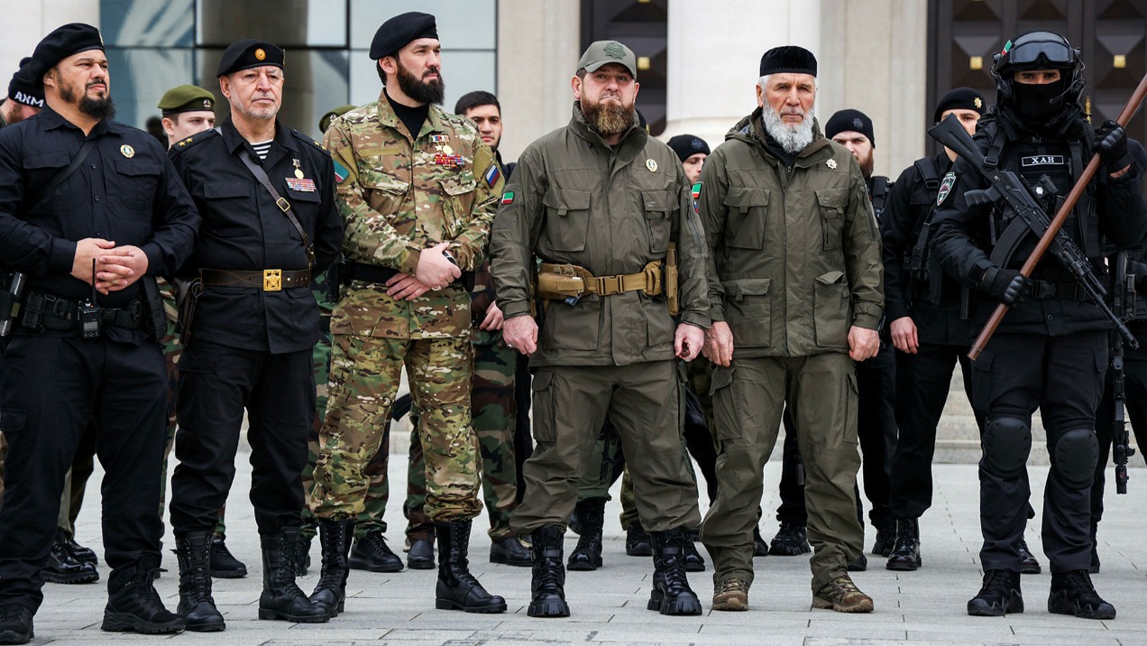 Lideri çeçen rikthehet në Ukrainë, qëllon me armë dhe bomba