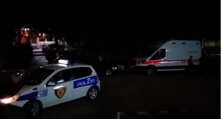 Aksident në Delvinë, makina përplas 8-vjeçarin, i mituri dërgohet me urgjencë në spital