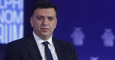 Ministri grek infektohet me Covid, apel qytetarëve: Kujdesuni për shëndetin, vaksina zgjidhja më e mirë