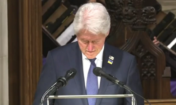 Clinton në funeralin e Albright: Kaluam një ditë të bukur bashkë dy vjet më parë në Kosovë