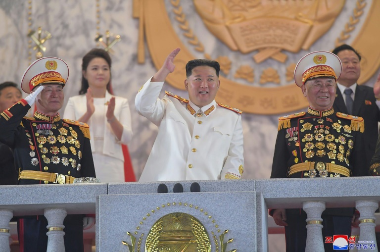 Kim Jong Un zotohet të forcojë arsenalin bërthamor të Koresë së Veriut