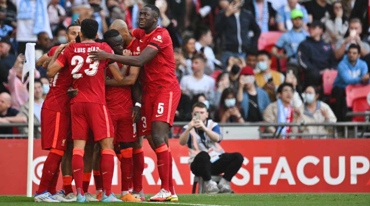 VIDEO/ Manchester City bën valixhet gati, Liverpool fiton dhe prek finalen