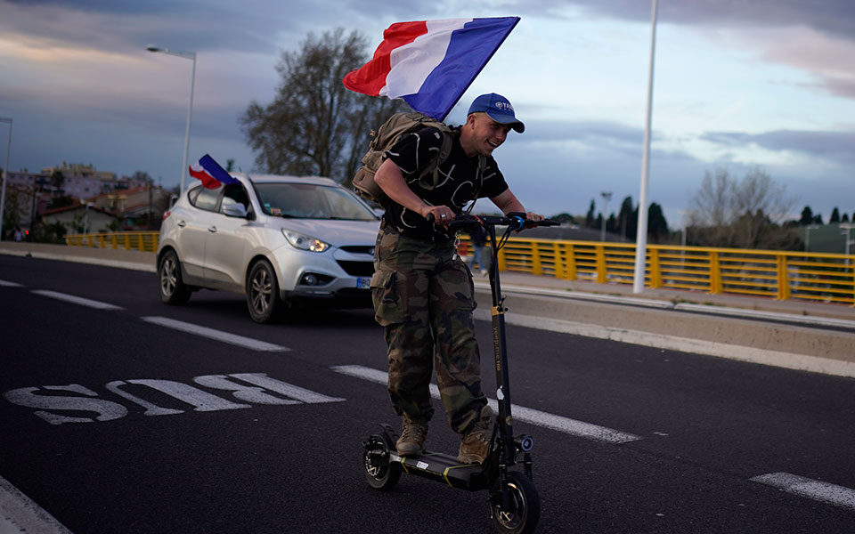 Francezët më të pavendosur se kurrë para zgjedhjeve