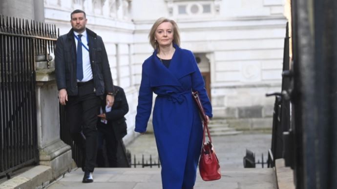 Lufta në Ukrainë, Liz Truss udhëton drejt Polonisë