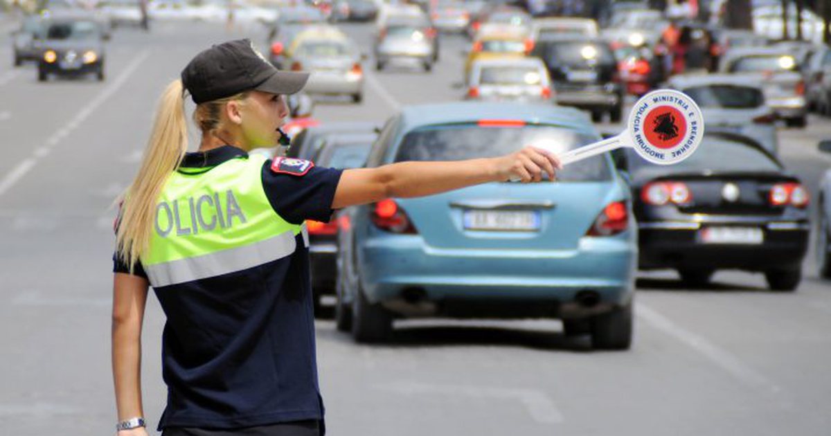 Policia e Gjirokastrës në aksion, 1 shofer në pranga dhe 7 heqje patentash për shkelje të kodit rrugor