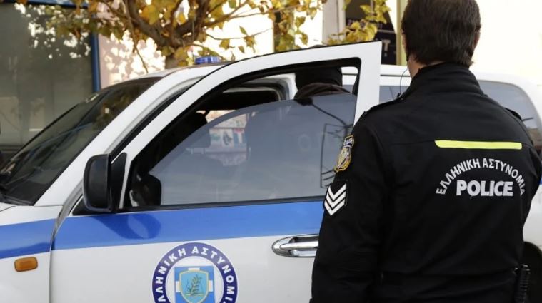 Policia gjen 19 mijë foto pornografike fëmijësh në celularin e 42-vjeçarit në Greqi