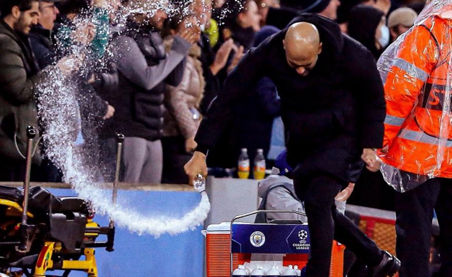 FOTO/ Urdhri i Guardiolës për djemtë që mbledhin topat që ulën vonesat e Atleticos