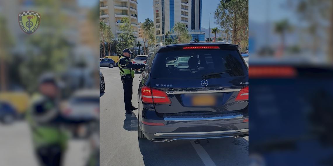 VIDEO/ Xhama të zinj, alkool dhe  tejkalim i shpejtësisë, policia kap mat shoferët e Vlorës