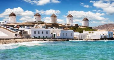 “Gjumë mes minjve”, kushte të mjerueshme për punëtorët sezonalë në ishullin luksoz në Greqi