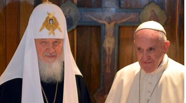Papa refuzon takimin me kreun e Kishës Ortodokse që bekoi luftën e Putinit