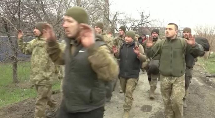 Kievi konfirmon dorëzimin e ushtarëve ukrainas në Mariupol, por përgënjeshtron shifrën