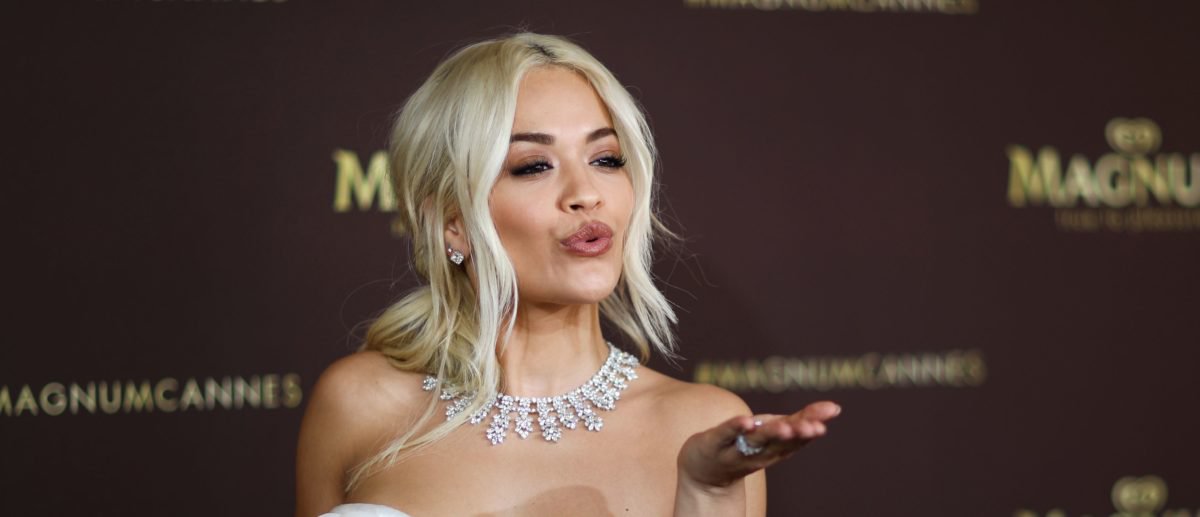 VIDEO/ Pite dhe tarator, Rita Ora u tregon 16 milionë ndjekësve se si të bëjnë gatime shqiptare