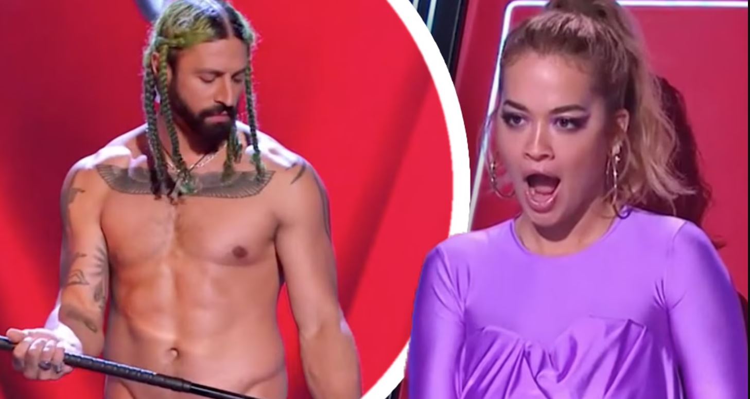 VIDEO/ “Të dua, a është shumë shpejt?”, Rita Ora “çmendet” pas konkurrentit që u hoqi këmishën në skenë