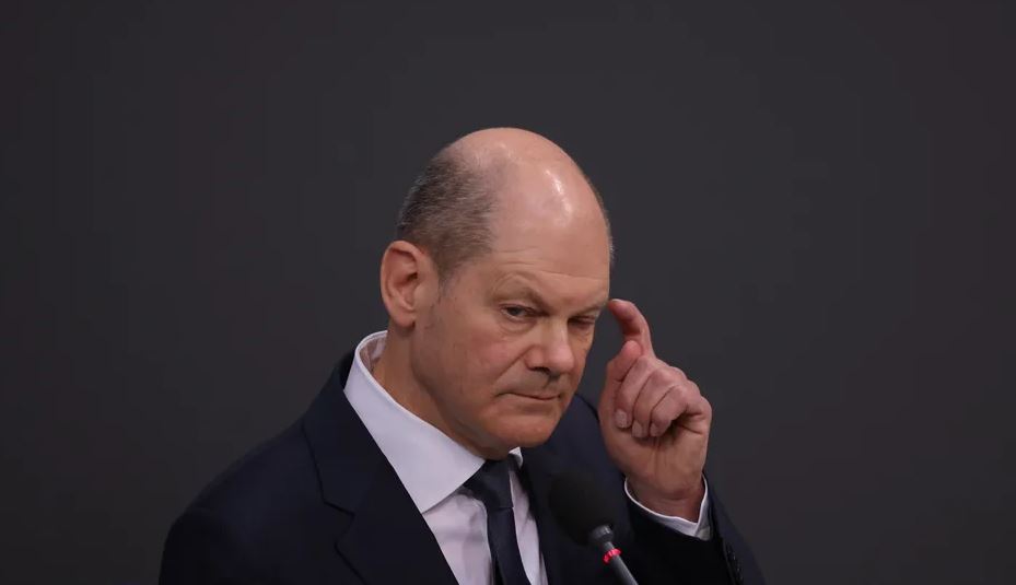 Scholz, pro dërgimit të armëve në Ukrainë, “por Gjermania nuk bëhet palë në luftë”