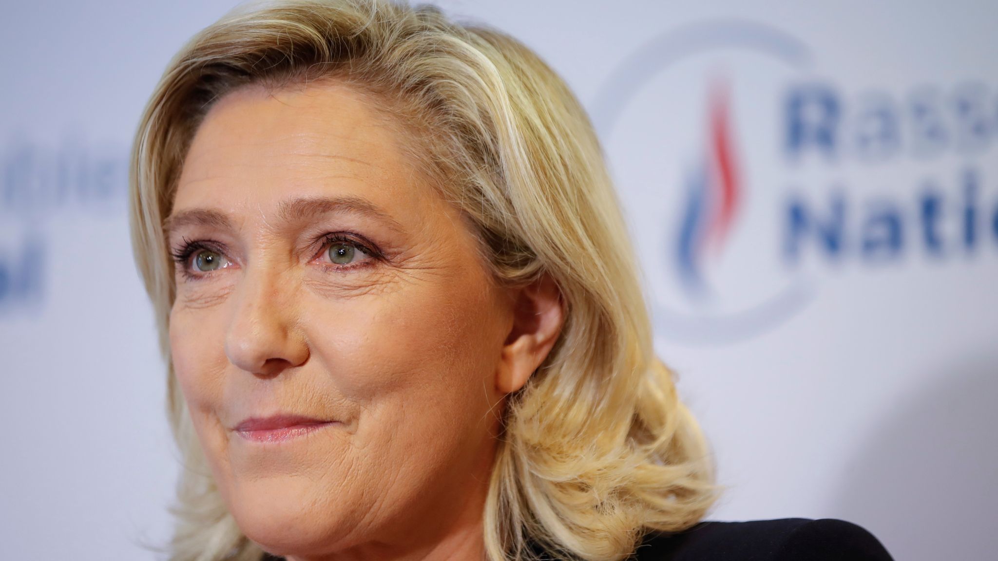 Le Pen: “Nuk jam kali i Trojës së Putinit”