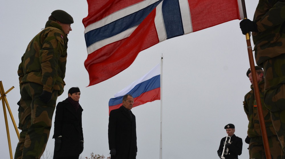 Rusia dëbon 3 diplomatë norvegjezë