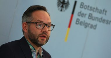 Ish-ministri gjerman: BE të mbajë premtimet, të hapë negociatat për Shqipërinë, të heqë vizat Kosovës