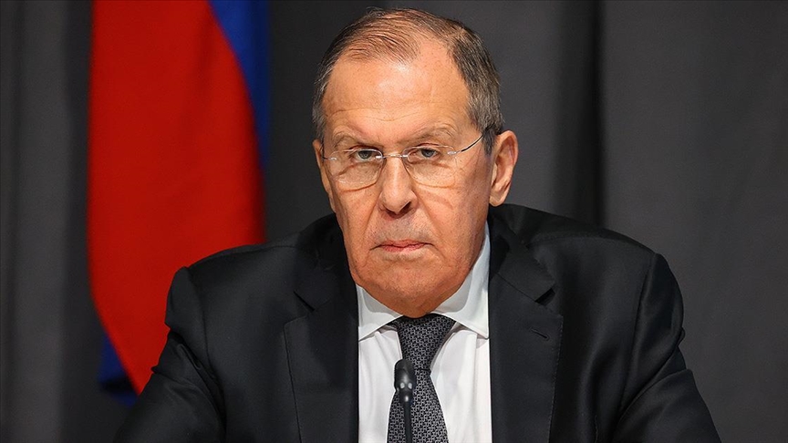 Lavrov kërcënon NATO-n: Çdo dërgesë e armëve në Ukrainë është ‘objektiv legjitim’
