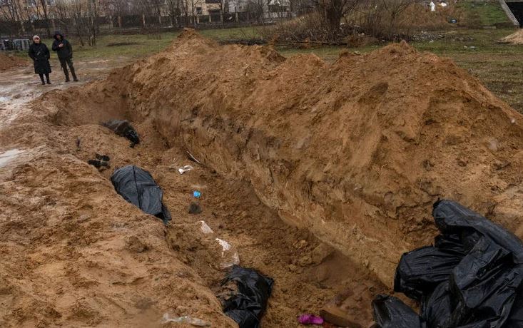 Pas largimit të rusëve, trupat e tre civilëve të torturuar gjenden në Sumy