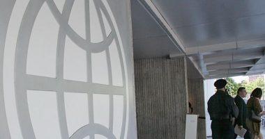 BB: Ekonomia e Ukrainës rrezikon të përgjysmohet