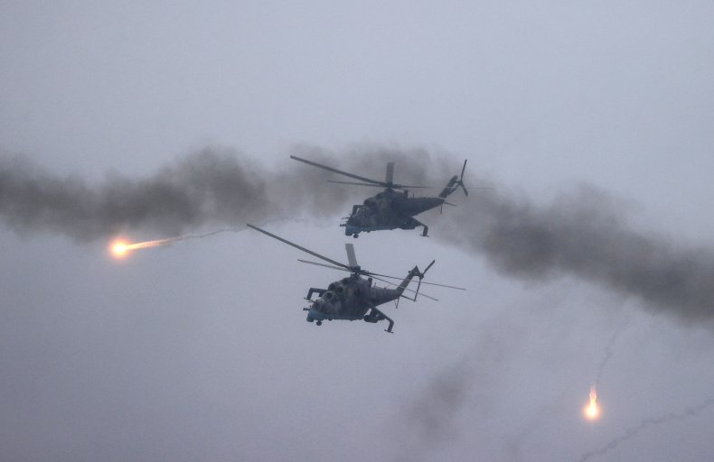 Rusa rrëzon dy helikopterë që po evakuonin ushtarë ukrainas