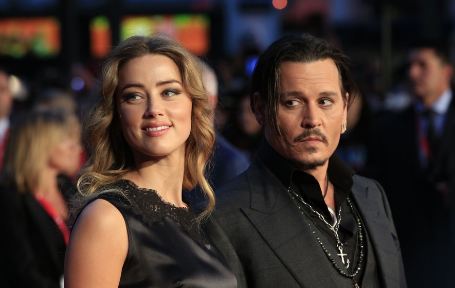 Amber Heard dhe Johnny Depp kundër njëri-tjetrit: Si u njohën, ranë në dashuri dhe përfunduan në gjykatë