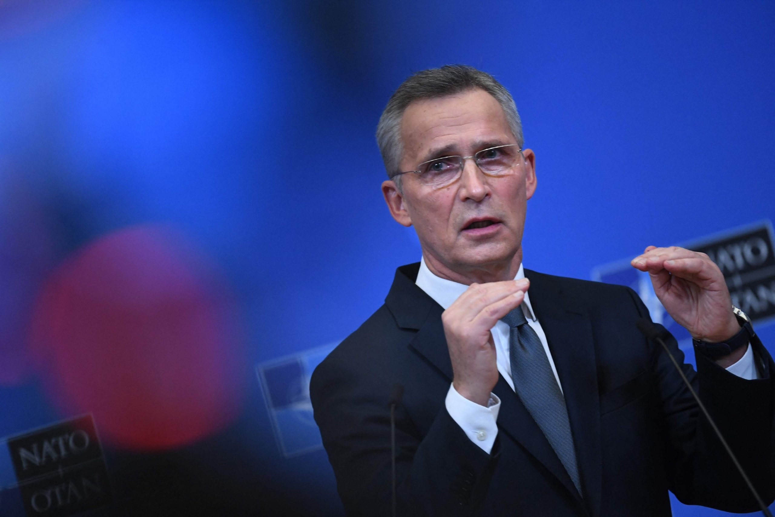 Stoltenberg i bën thirrje Putinit t’i japë fund luftës menjëherë