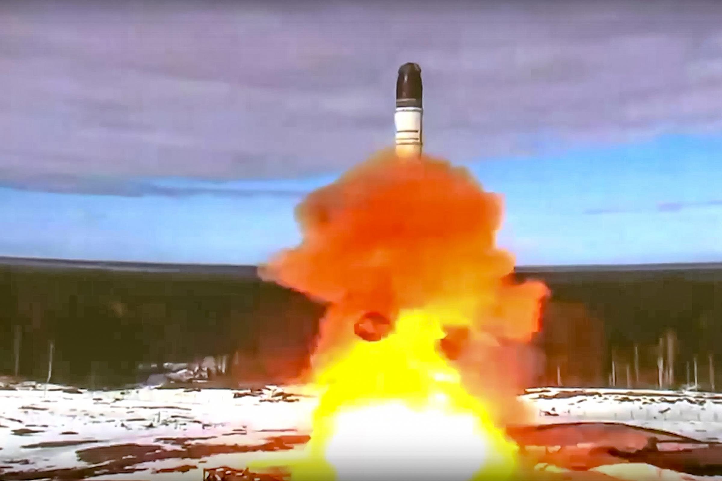 Rusia do të përshpejtojë vënien në punë të raketave “Satan II”