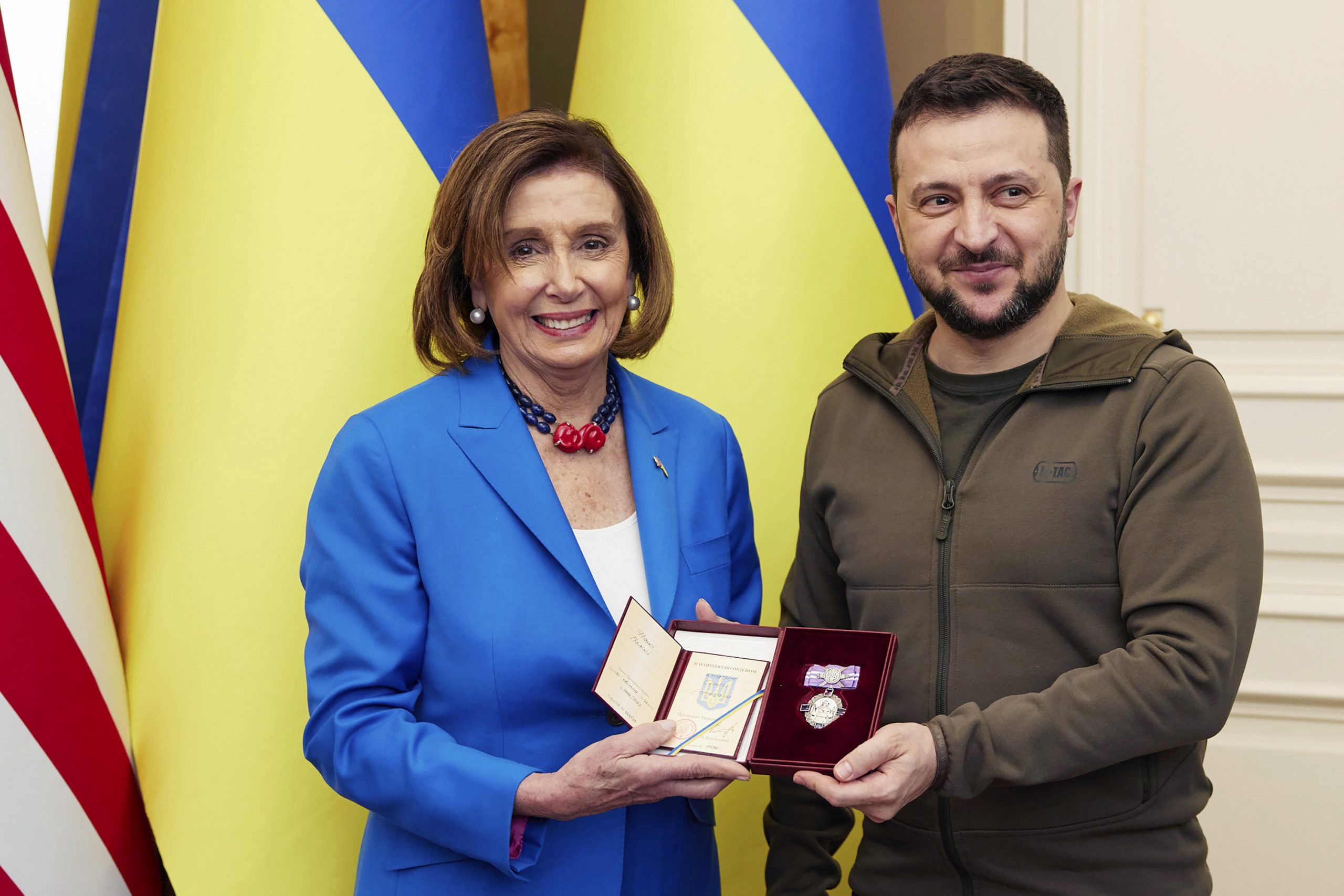 Pelosi kryeson delegacionin e parë zyrtar të SHBA-së që viziton Ukrainën që nga fillimi i luftës