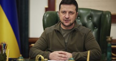 “Ferri” në fabrikën e çelikut, Zelensky: Rusët bombardojnë, por evakuimet do të vazhdojnë
