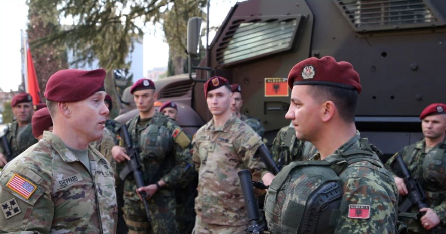 US gives to Albania 17 million dollars for the army