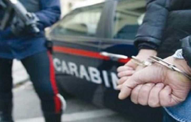 Kishte fshehur drogë në makinë, shqiptarin e tradhton “vetja” gjatë kontrollit të policisë