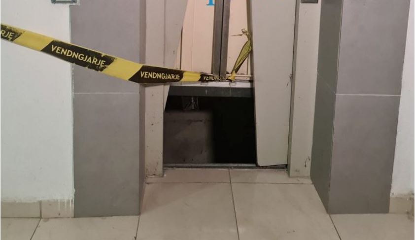 Rrëzimi i ashensorit në QSUT, shoqërohet tekniku i kompanisë mirëmbajtëse