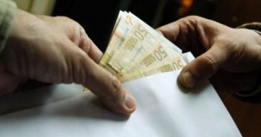 Nëse doni para borxh, merrini te këto shenja horoskopi