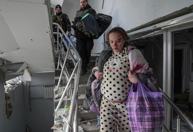 OBSH: Që nga fillimi i luftës, Rusia ka kryer 200 sulme në godina shëndetësore në Ukrainë