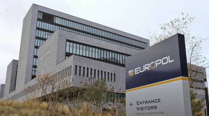Europol për furnizimin e Ukrainës me armë: Të evitohen situata si në Ballkan