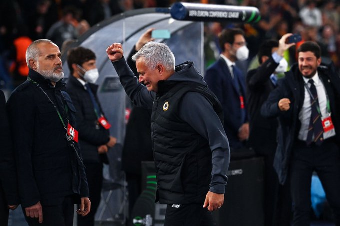 VIDEO/ Pamje emocionuese, Mourinho shpërthen në lot pas sinjalizimit final