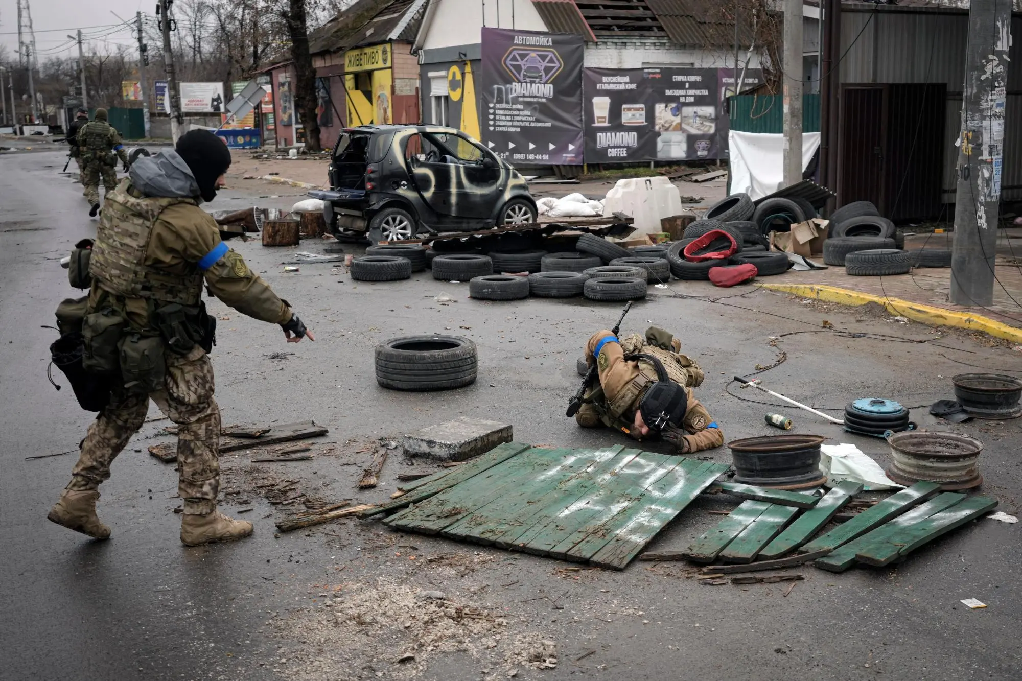 Guvernatori: Forcat ruse lanë ‘kurthe vdekjeprurëse’ në rajonin e Kharkiv