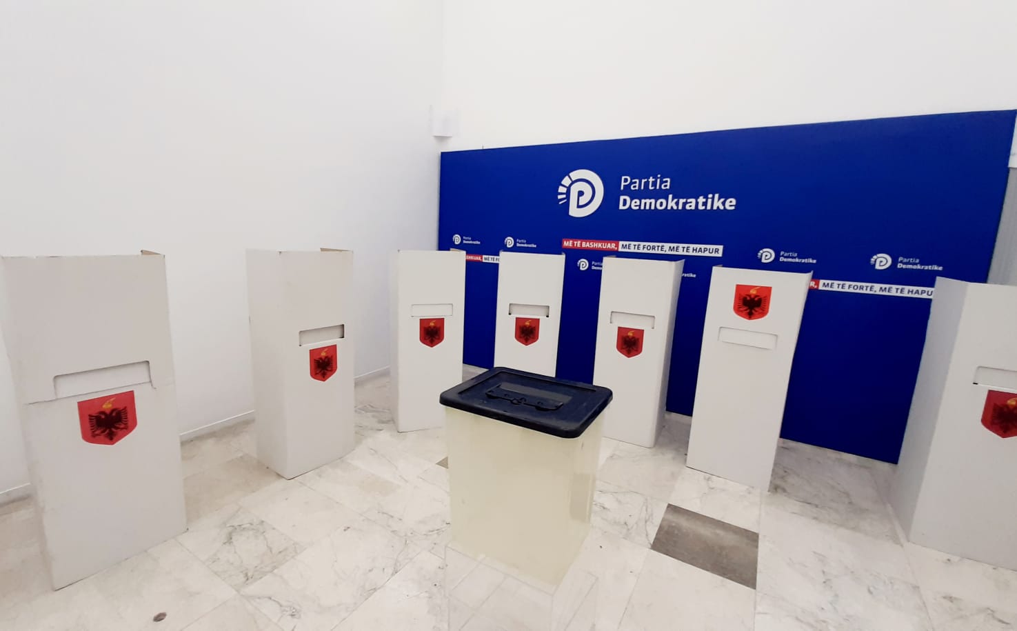 LIVE/ Këshilli Kombëtar voton emrat e anëtarëve për kryesinë, Berisha: Misioni ynë, shkurtimi i jetës së qeverisë