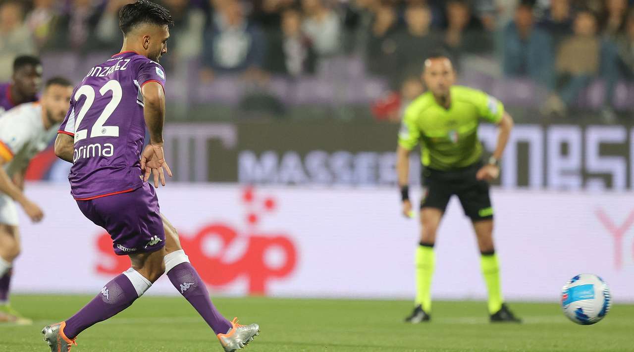 VIDEO/ Fiorentina mposht Romën dhe zona e Evropës nuk mbetet një ëndërr