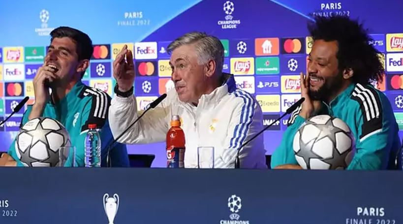 Ancelotti bën shaka me Marcelon gjatë konferencës për shtyp, shpërthejnë të qeshurat