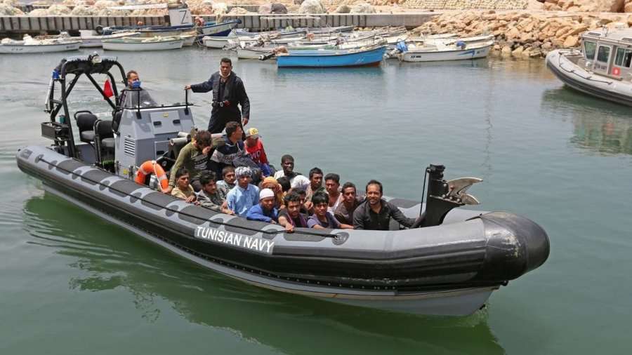 Fundoset varka me emigrantë në Tunizi, 76 të zhdukur