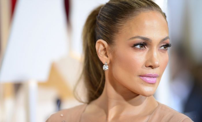 FOTO/ Fustani i Jennifer Lopez është gjithçka që ju duhet këtë verë